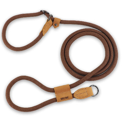 laisse main libre chien chocolat en materiaux resistant equipee d anneaux et d attaches