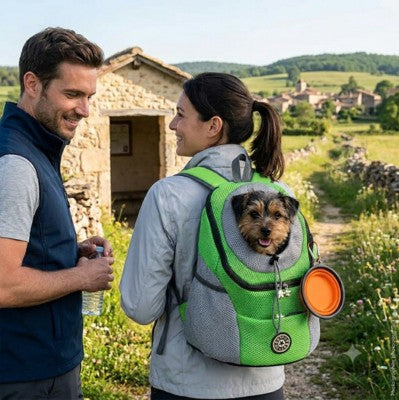 sac de transport chien vert couple village campagne Yorkshire dos